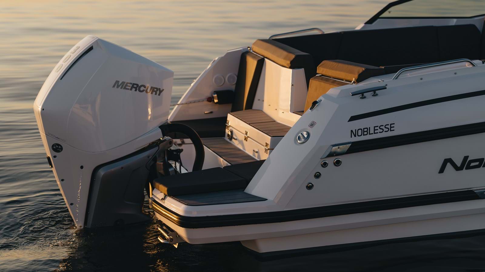 Noblesse 830 – en rolig att köra båt med funktioner du känner igen från ...